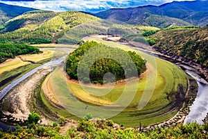 Meandro del rÃÂ ÃÂ­o Alagon, conocido como Melero Meander photo